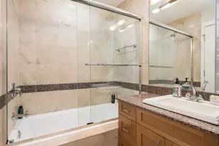 1123 W Chestnut St, Chicago, IL 60642 - Photo 16