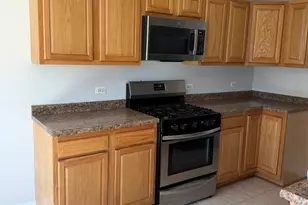 681 Thorntree Ct, Bartlett, IL 60103 - Photo 2