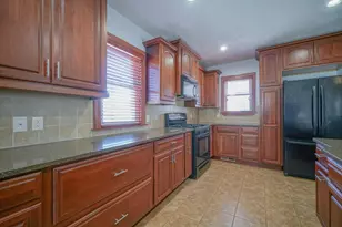 711 Taylor St, Pecatonica, IL 61063 - Photo 6