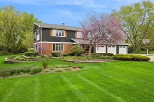24422 W Blackcherry Ln, Ingleside, IL 60041 - Photo 2
