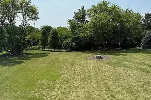 6N274 W Ridgewood Ln, Saint Charles, IL 60175 - Photo 8