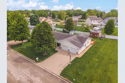 608 N Cherokee Lane, Pontiac, IL 61764 - Photo 4