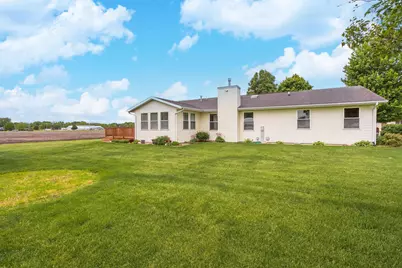 608 N Cherokee Lane, Pontiac, IL 61764 - Photo 36