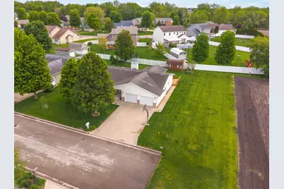608 N Cherokee Lane, Pontiac, IL 61764 - Photo 42