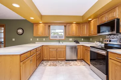 608 N Cherokee Lane, Pontiac, IL 61764 - Photo 12