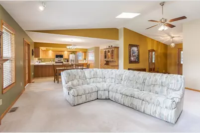 608 N Cherokee Lane, Pontiac, IL 61764 - Photo 8