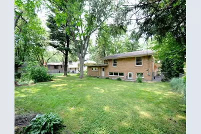 220 Elmwood Drive, Naperville, IL 60540 - Photo 14