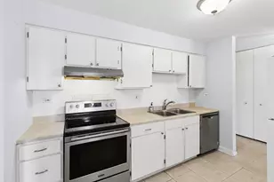 1415 E Central Rd, Arlington Heights, IL 60005 - Photo 6