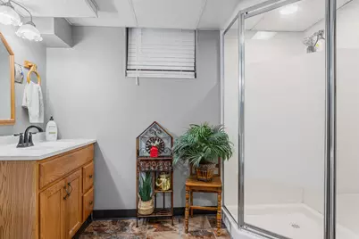 629 W Downer Place, Aurora, IL 60506 - Photo 12