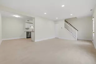 763 Wellington Ave, Elk Grove Village, IL 60007 - Photo 2