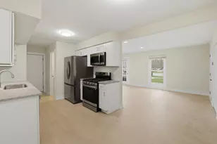 763 Wellington Ave, Elk Grove Village, IL 60007 - Photo 8