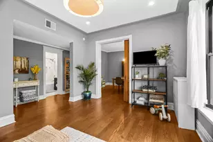 807 W Newport Ave, Chicago, IL 60657 - Photo 4