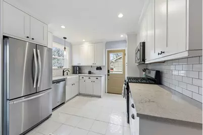 218 S Fairfield Avenue, Lombard, IL 60148 - Photo 6