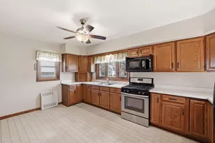 203 Main St, Lindenwood, IL 61049 - Photo 16