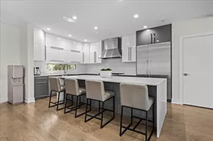 2009 Skyelar Ct, Highland Park, IL 60035 - Photo 8