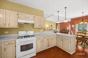 595 Golfers Ln, Bartlett, IL 60103 - Photo 10