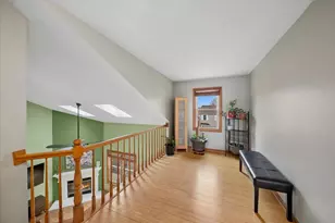 3195 Village Green Dr, Aurora, IL 60504 - Photo 14