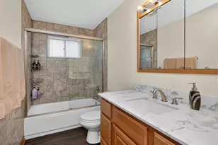 906 Jeffery Ct, Schaumburg, IL 60193 - Photo 14