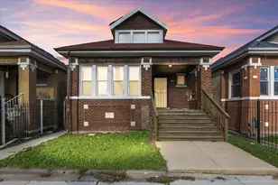 6318 S Fairfield Ave, Chicago, IL 60629 - Photo 2