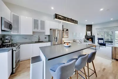 646 N Armour Street, Chicago, IL 60642 - Photo 2