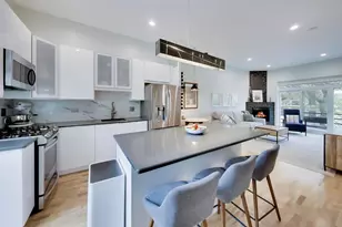 646 N Armour St, Chicago, IL 60642 - Photo 2