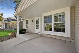 2286 Weatherford Ln, Naperville, IL 60565 - Photo 2