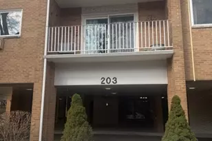 203 N Kenilworth Ave, Oak Park, IL 60302 - Photo 2