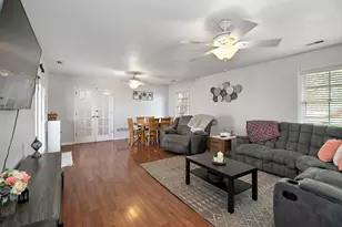325 N Elm St, Herscher, IL 60941 - Photo 8