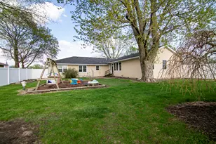 325 N Elm St, Herscher, IL 60941 - Photo 20