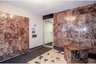 541 W Briar Place #307, Chicago, IL 60657 - Photo 2