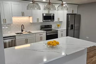 1717 W Crystal Ln, Mount Prospect, IL 60056 - Photo 6