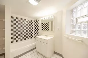 2110 N Avers Ave, Chicago, IL 60647 - Photo 16