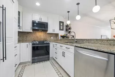 930 N Clark Street #I, Chicago, IL 60610 - Photo 10