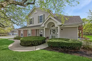 2110 Peach Tree Ln, Algonquin, IL 60102 - Photo 2