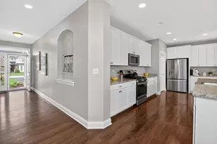 1039 Carol St, Downers Grove, IL 60516 - Photo 4