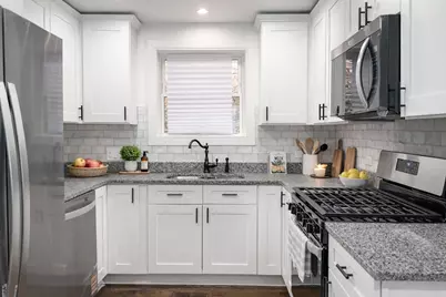 6946 S Loomis Boulevard, Chicago, IL 60636 - Photo 10