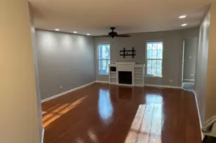 5S530 Paxton Dr, Naperville, IL 60563 - Photo 2