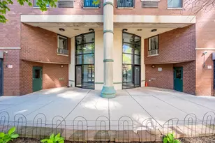 711 W Gordon Terrace, Chicago, IL 60613 - Photo 2
