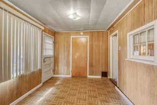 1705 Norfolk Ave, Crete, IL 60417 - Photo 6