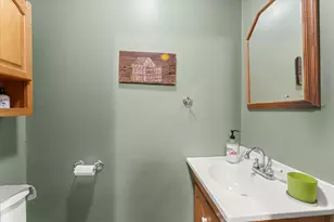 37 Ashley Ln, Champaign, IL 61820 - Photo 16
