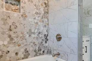 10114 Devon Ct, Rosemont, IL 60018 - Photo 16