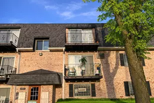 1303 N Baldwin Ct, Palatine, IL 60074 - Photo 1