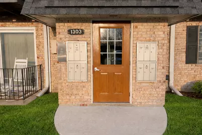 1303 N Baldwin Court #B3, Palatine, IL 60074 - Photo 2