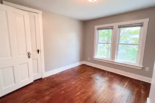 721 Dean St, Woodstock, IL 60098 - Photo 8