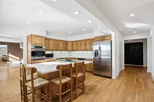 2019 E Avon Ln, Arlington Heights, IL 60004 - Photo 8