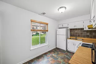 1424 Lehigh Ave, Glenview, IL 60026 - Photo 10