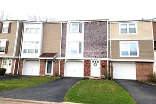 1960 Holbrook Ln, Hoffman Estates, IL 60169 - Photo 1