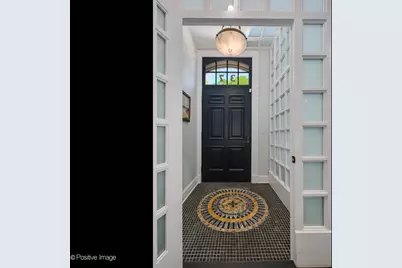 37 E Elm Street, Chicago, IL 60611 - Photo 2