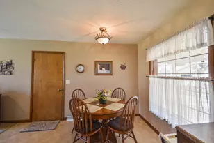 1507 S Oak St, Pontiac, IL 61764 - Photo 8