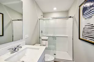 2221 Waters Edge Dr, Schaumburg, IL 60196 - Photo 26